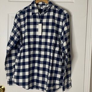 Uniqlo Men's Navy and White Check Cotton Button-Down Shirt#3